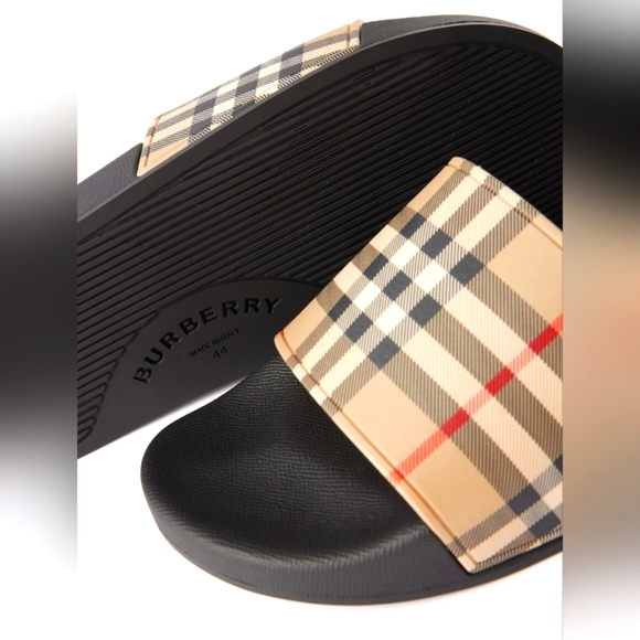 NEW AUTHENTIC MEN'S BURBERRY SANDALS SIZE 10 - Picture 1 of 16